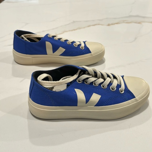 Vejas women’s blue canvas sneakers - Picture 1 of 5